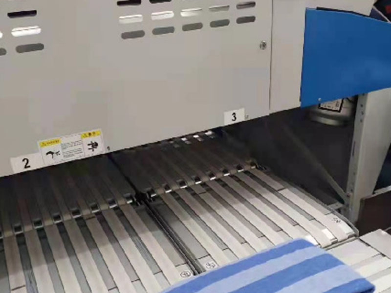 三穗巾类折叠机-01